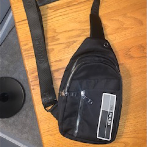 Prada cross body bag - Picture 2 of 8
